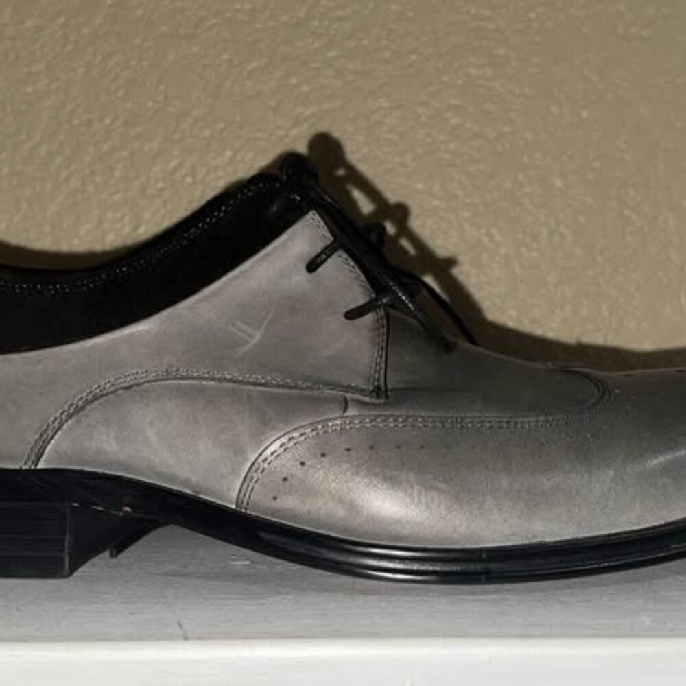 Men’s Leather Stacy Adams Wingtips 10.5
